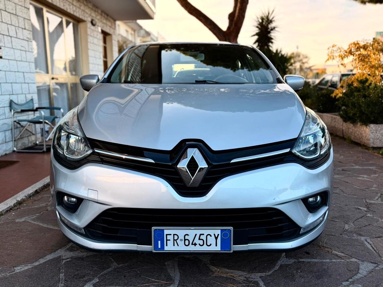 Renault Clio dCi 8V 75 CV Start&Stop 5 porte Energy Duel