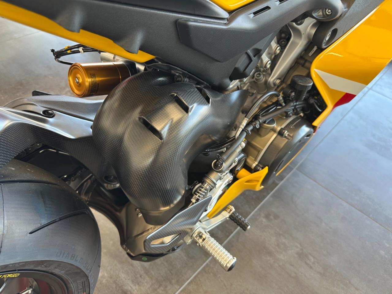 Ducati Panigale V4 BAGNAIA 2023 World Champion Replica - n. 74 di 263