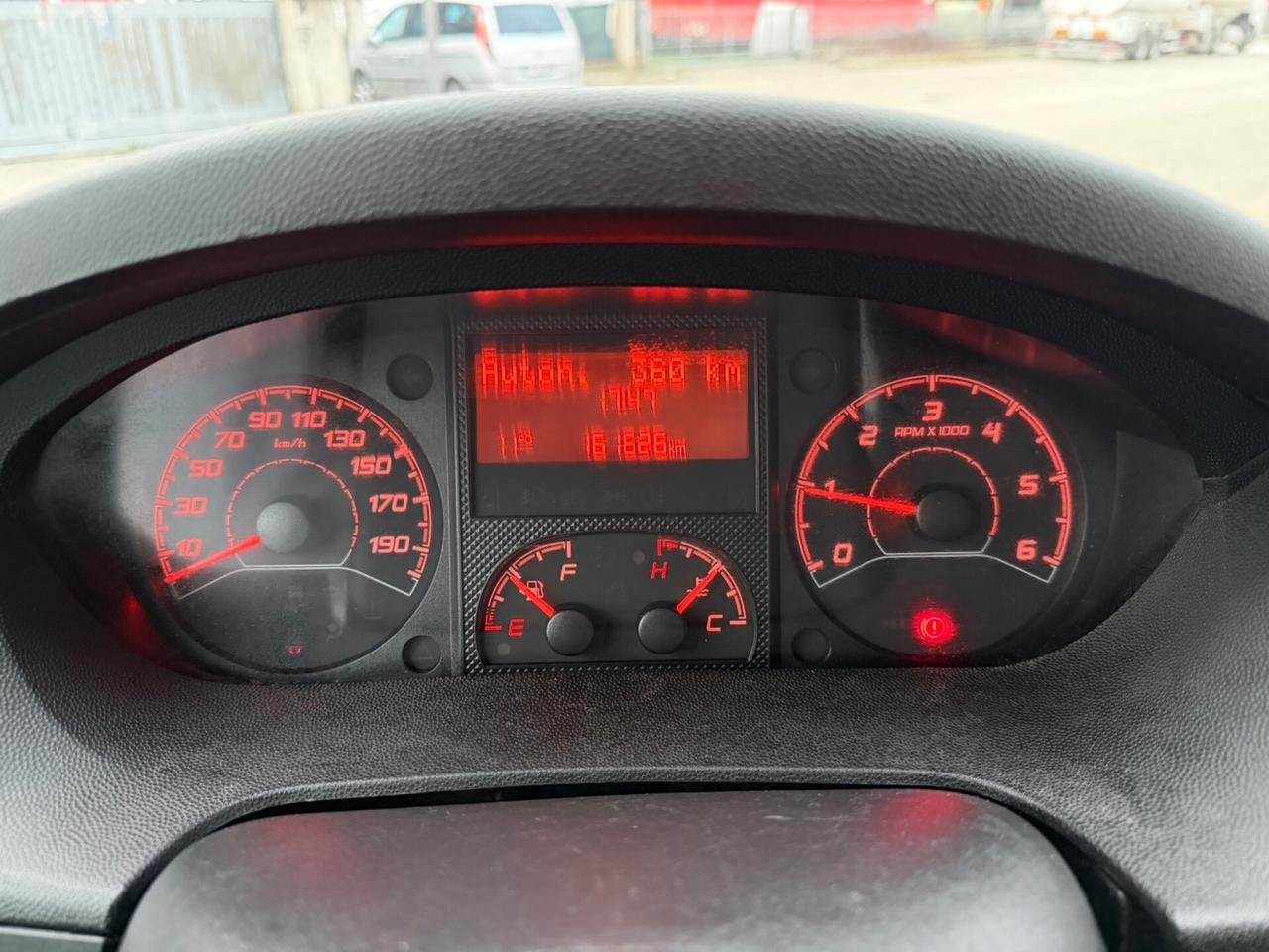 Peugeot Boxer 35 2.2 BlueHDi 140 S&S PL Cabinato