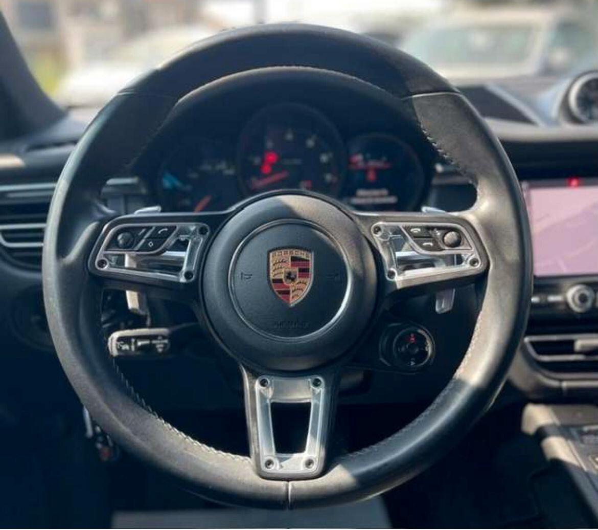 Porsche Macan 2.0 Python Green