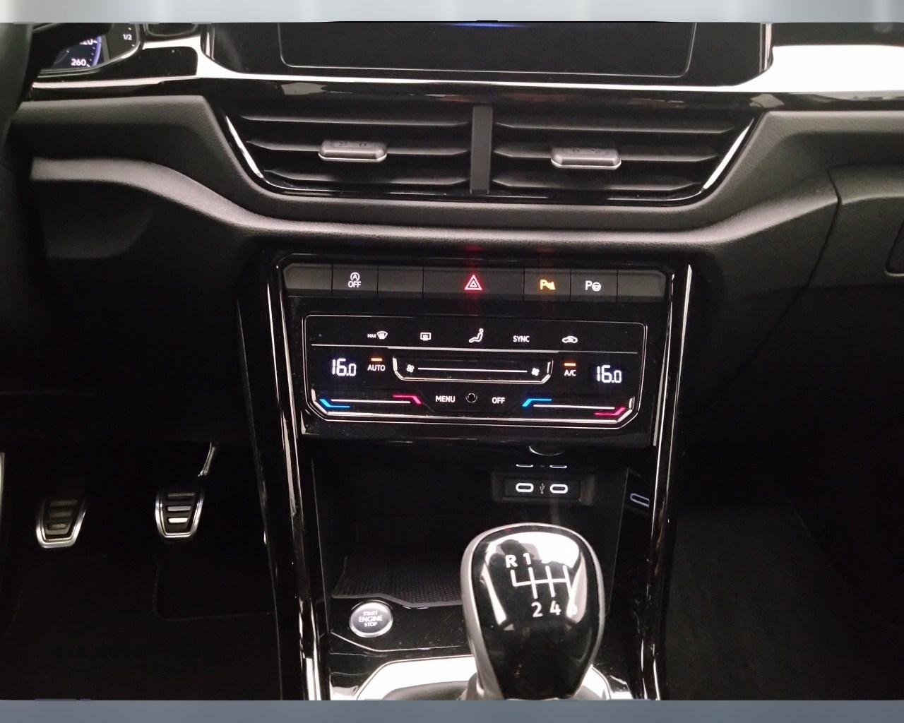VOLKSWAGEN T-Roc I 2022 - T-Roc 1.0 tsi R-Line 110cv