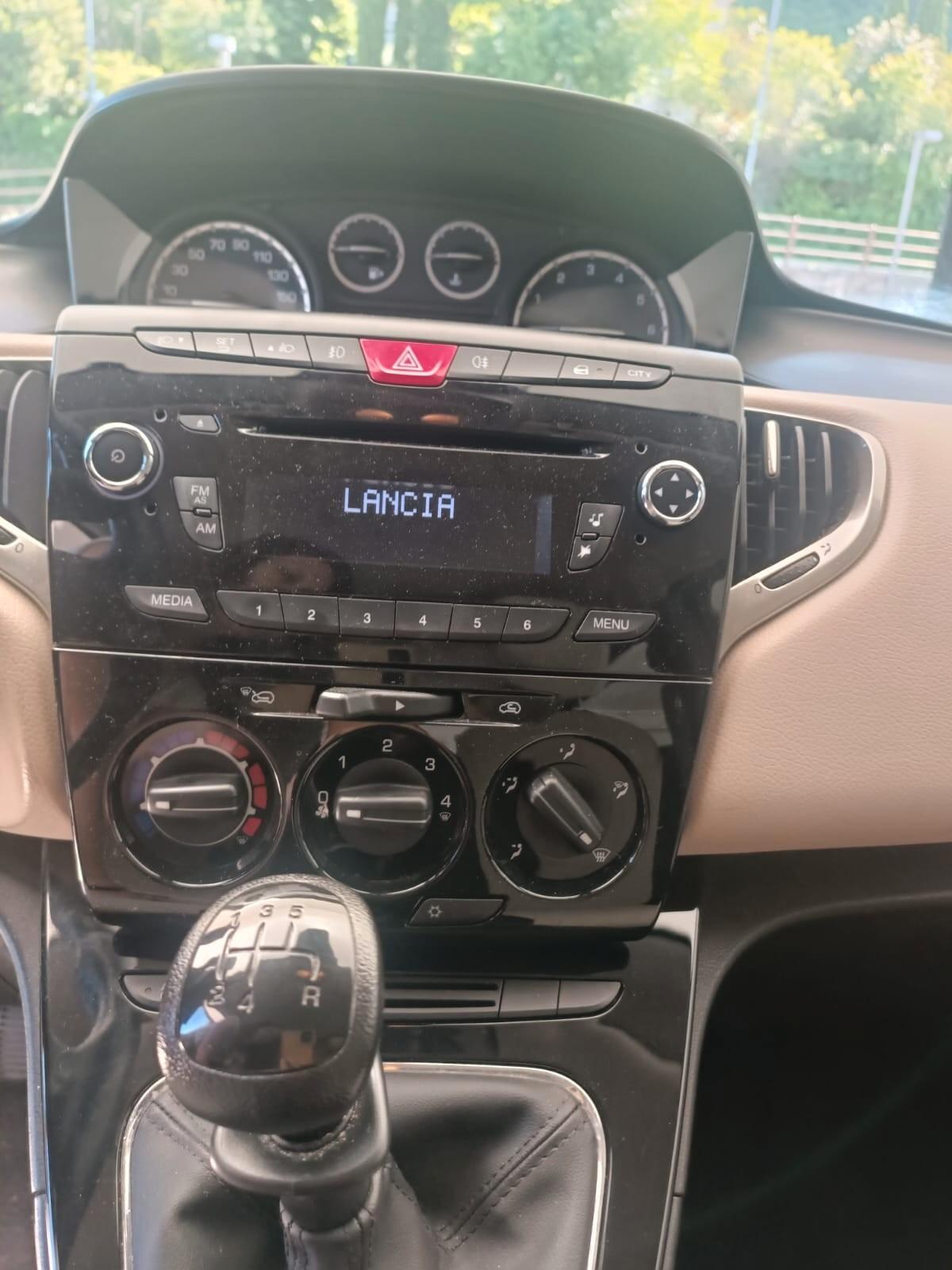 Lancia Ypsilon 1.2 69 CV 5 porte 30th Anniversary