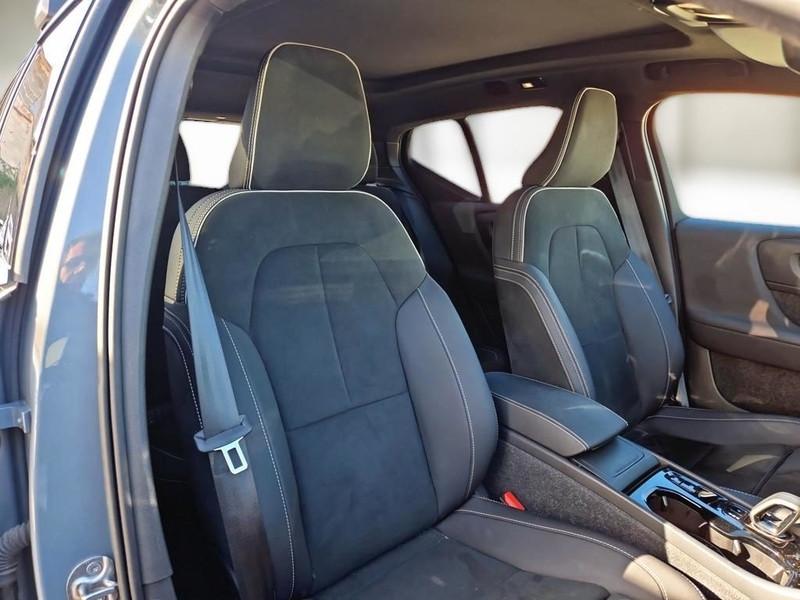 VOLVO XC40 B4 AWD automatico Ultimate Bright