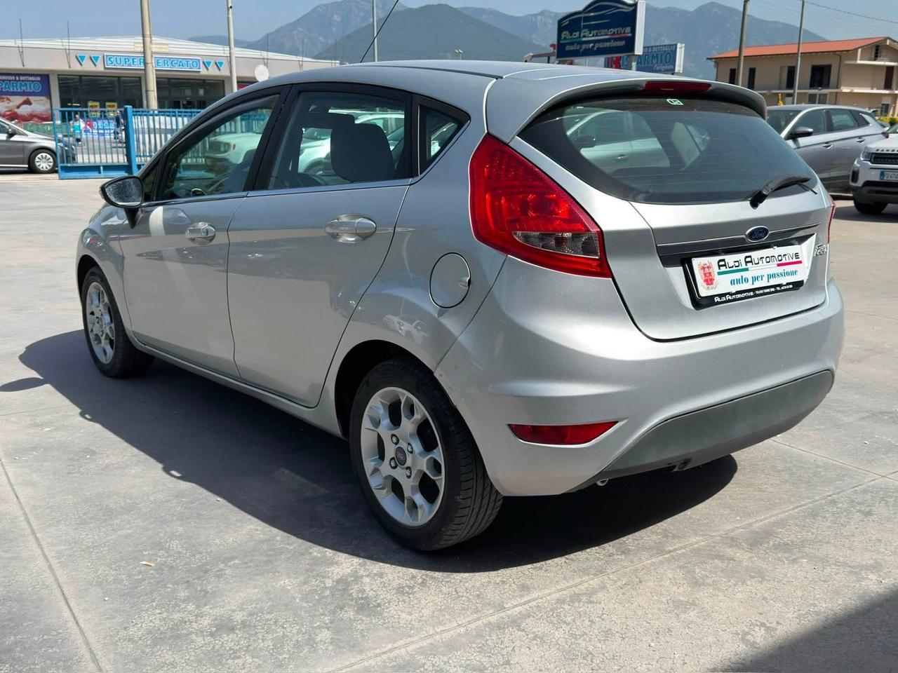 Ford Fiesta 1.4 TDCi 70CV 5 porte Titanium