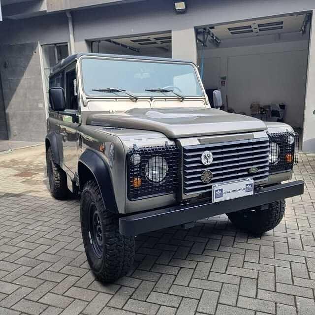 Land Rover Defender 90 2.2 PUMA TD4- LIFE&STYLE