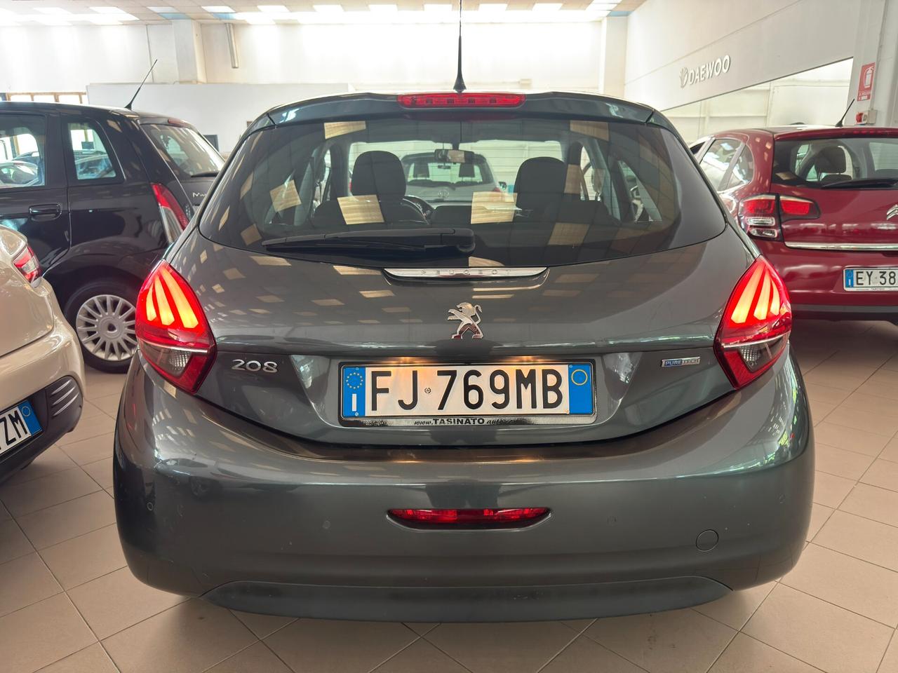 Peugeot 208 PureTech 82 5 porte Allure