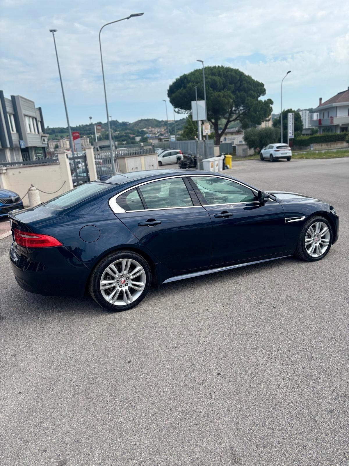 Jaguar XE 2.0 D Turbo 180CV aut. Prestige Business Edition