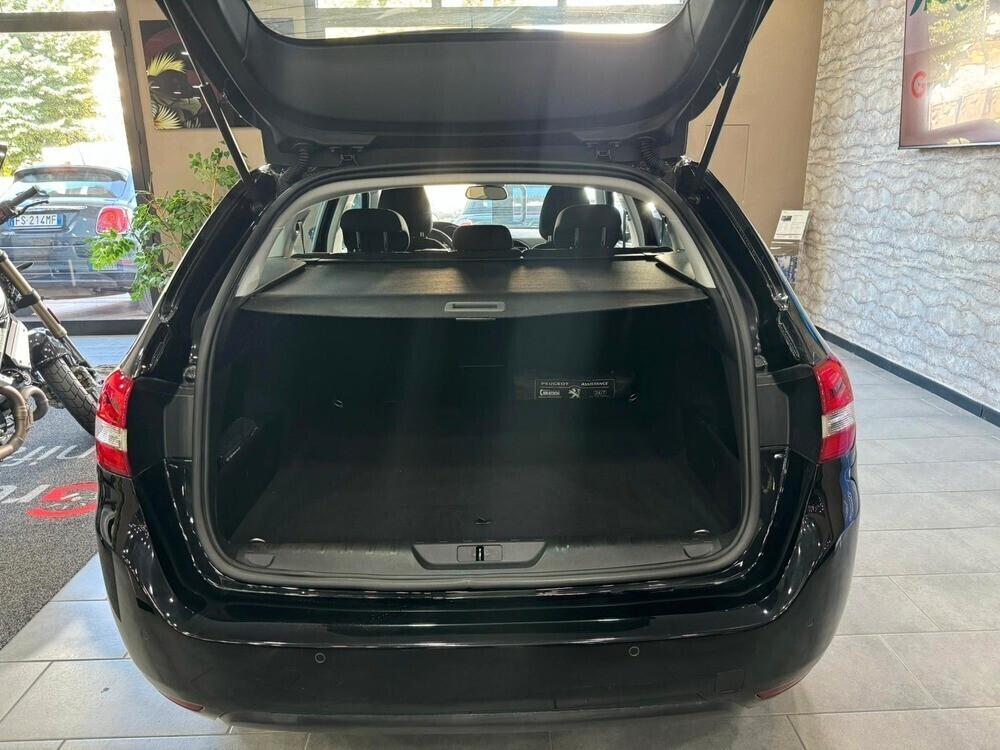 Peugeot 308 BlueHDi 130 S&S EAT 8 Business automatica