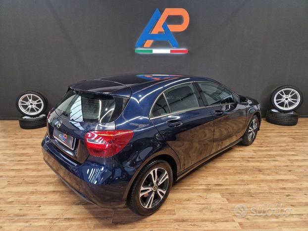 MERCEDES-BENZ A 180 d Premium