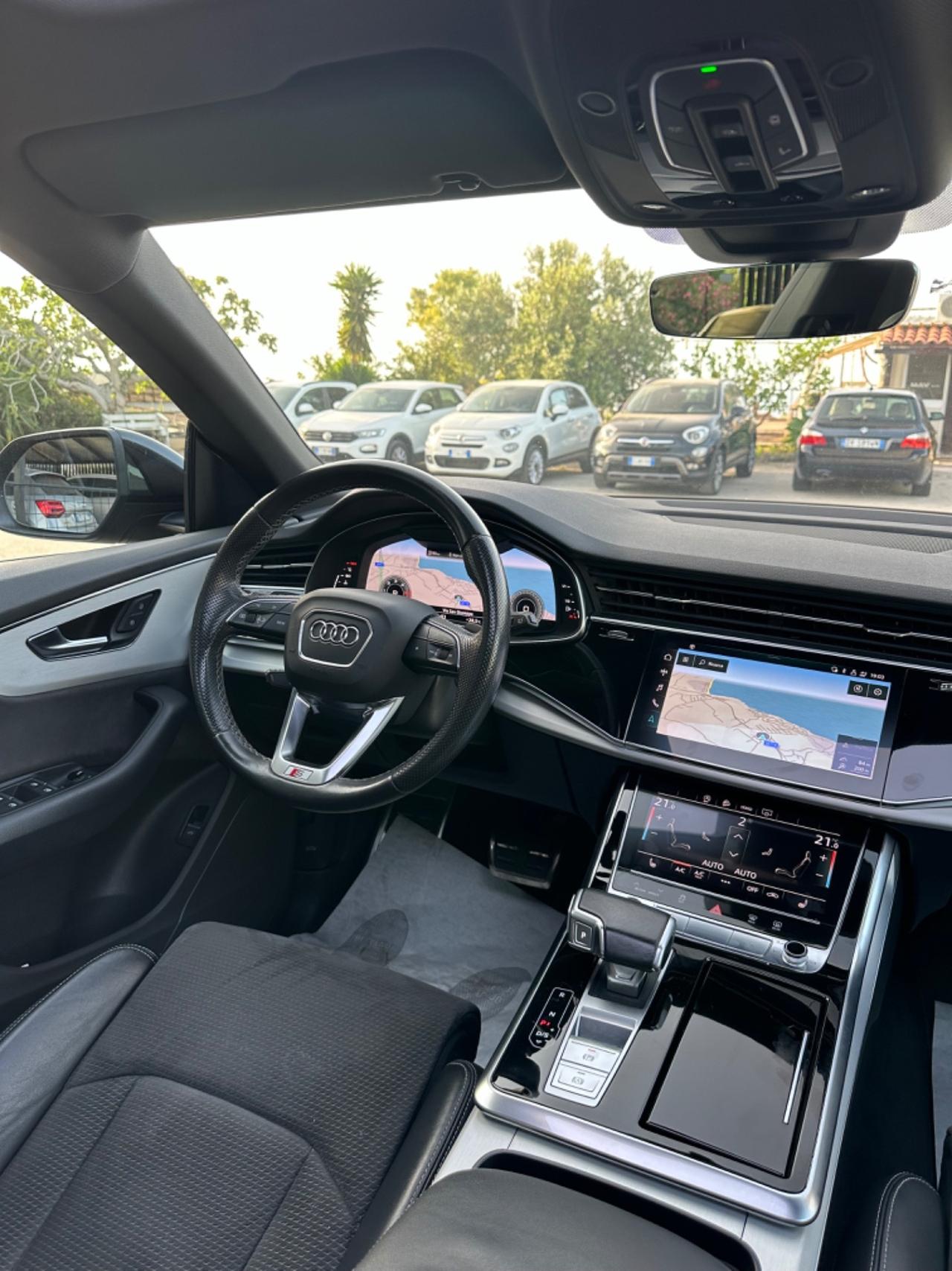 Audi Q8 50 TDI 286 CV quattro tiptronic S-LINE tua a 639€