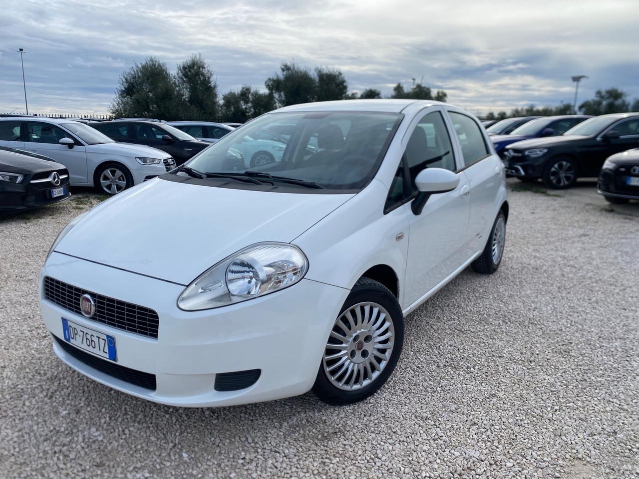 Fiat Grande Punto 1.2 5 porte Dynamic NEOPATENTATI UNICO PROPIETARIO