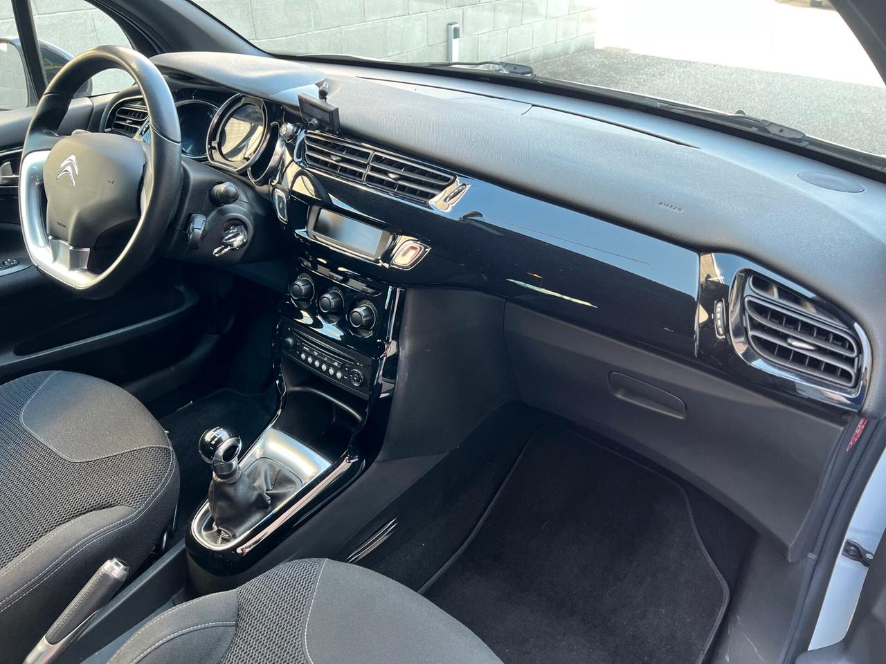 CITROEN Ds DS3 1.4 hdi So Chic 70cv OK NEOPAT. PDC/CLIMA/TEL.