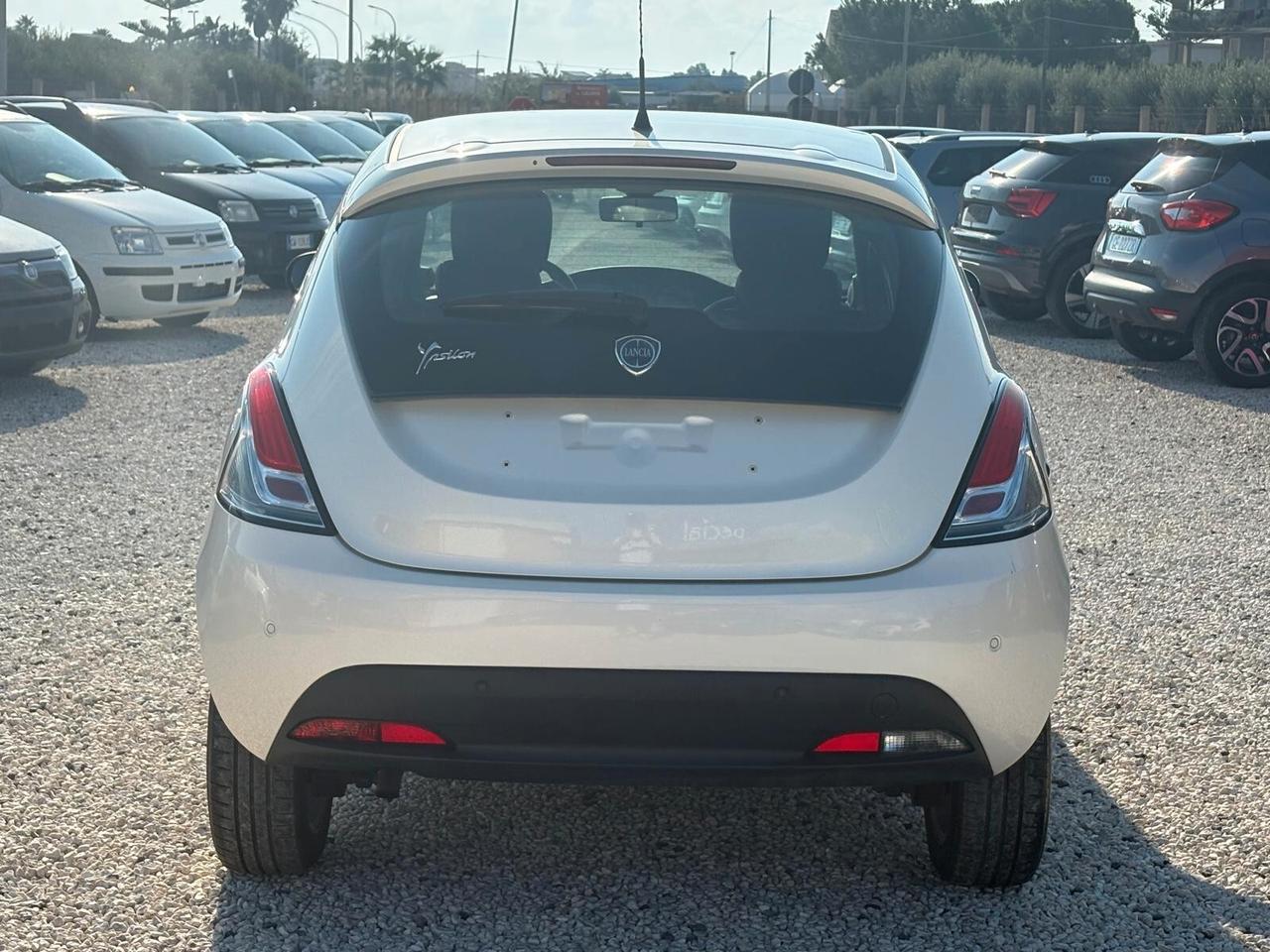 Lancia Ypsilon 0.9 TwinAir 85 CV 5 porte S&S DFN Gold