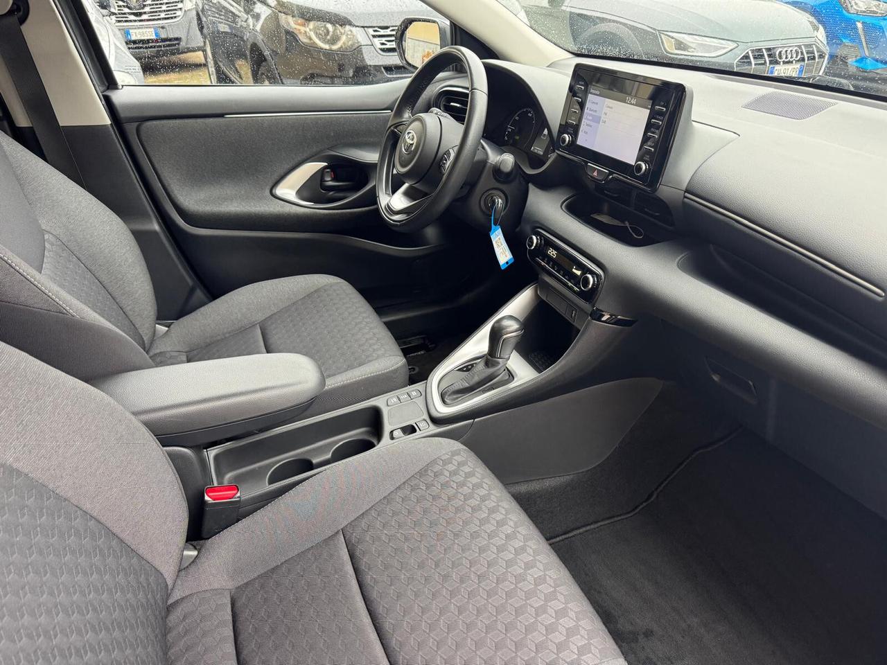 Toyota Yaris 1.5 Hybrid 5 porte Business