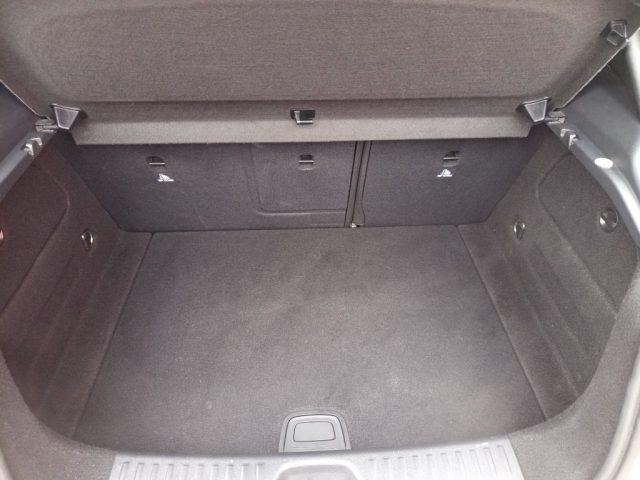 MERCEDES-BENZ A 180 d Sport- NIGHT PACK