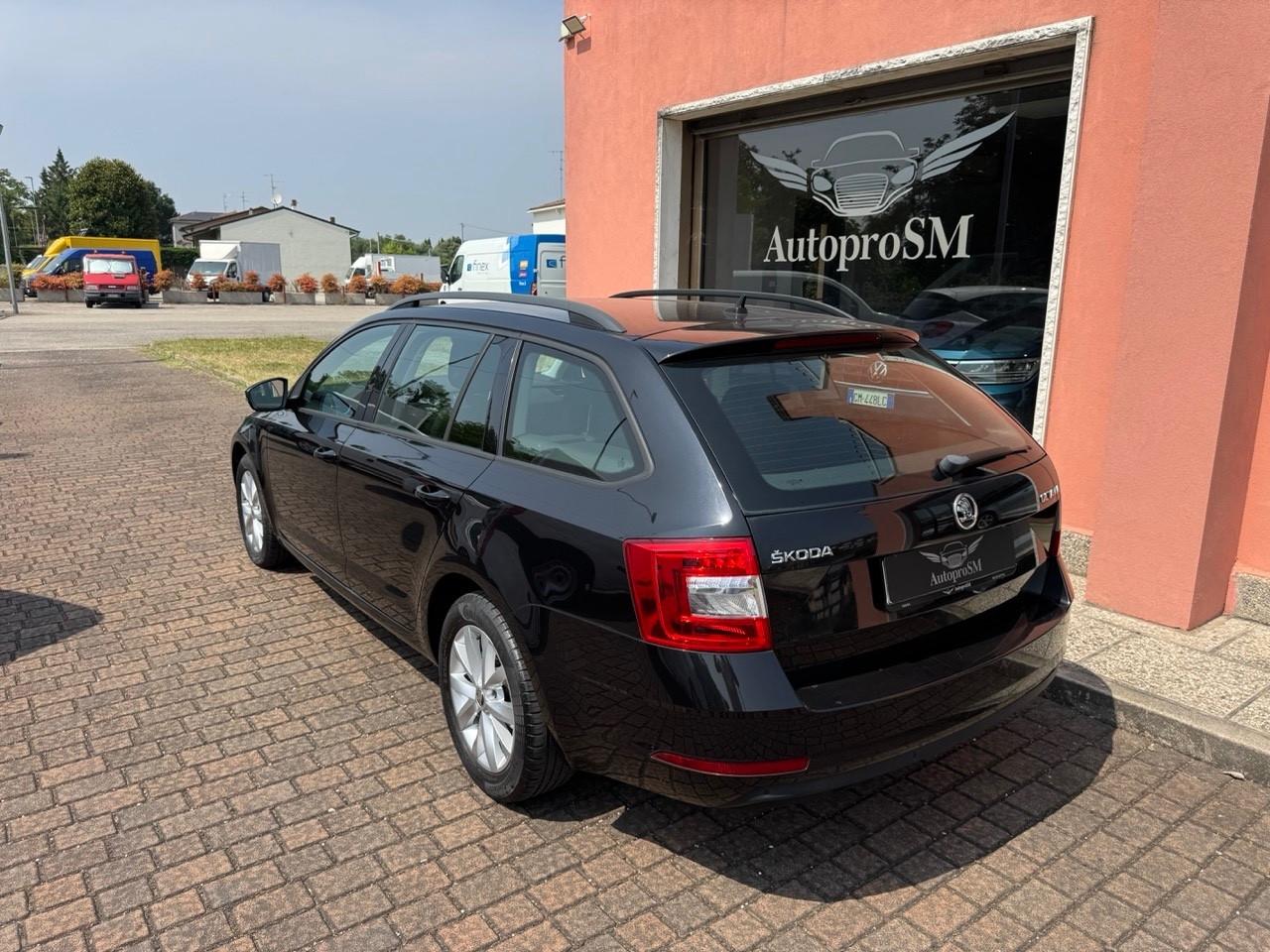 Skoda Octavia 1.6 TDI 116CV DSG – Executive – IVA esposta