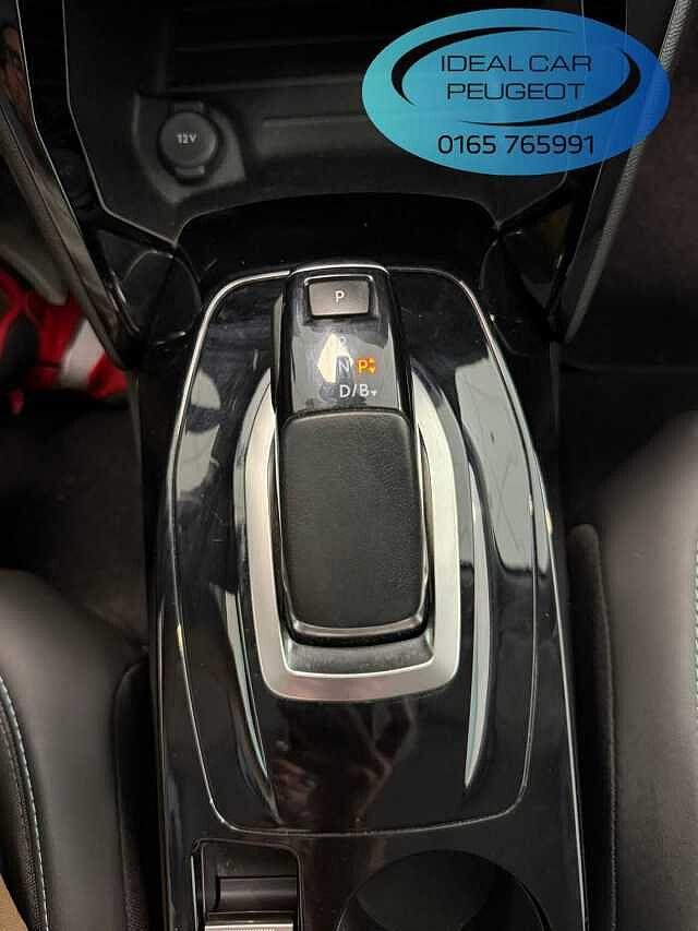 Peugeot 2008 motore elettrico 136 CV Allure Pack