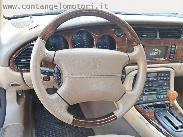 JAGUAR XK8 4.2 Coupé