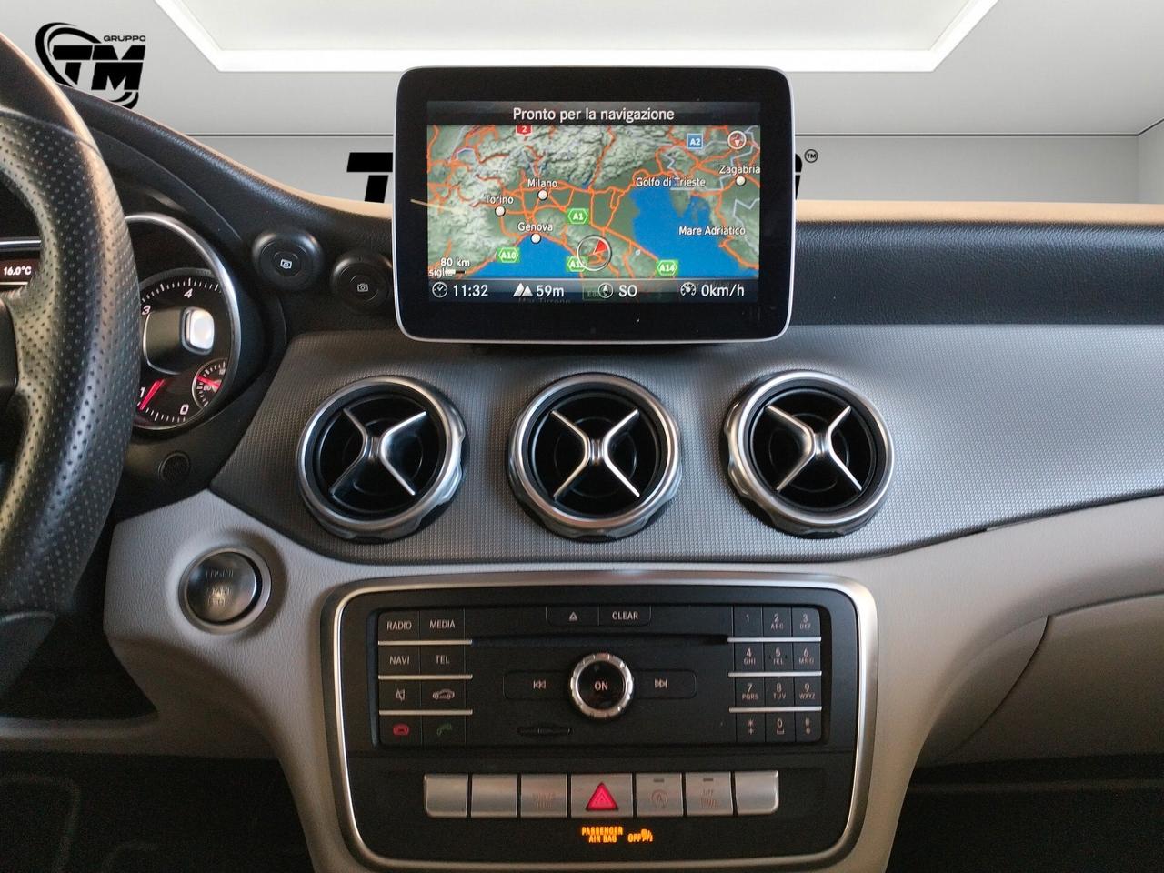 Mercedes-benz GLA 200 d Sport - TETTO APRIBILE