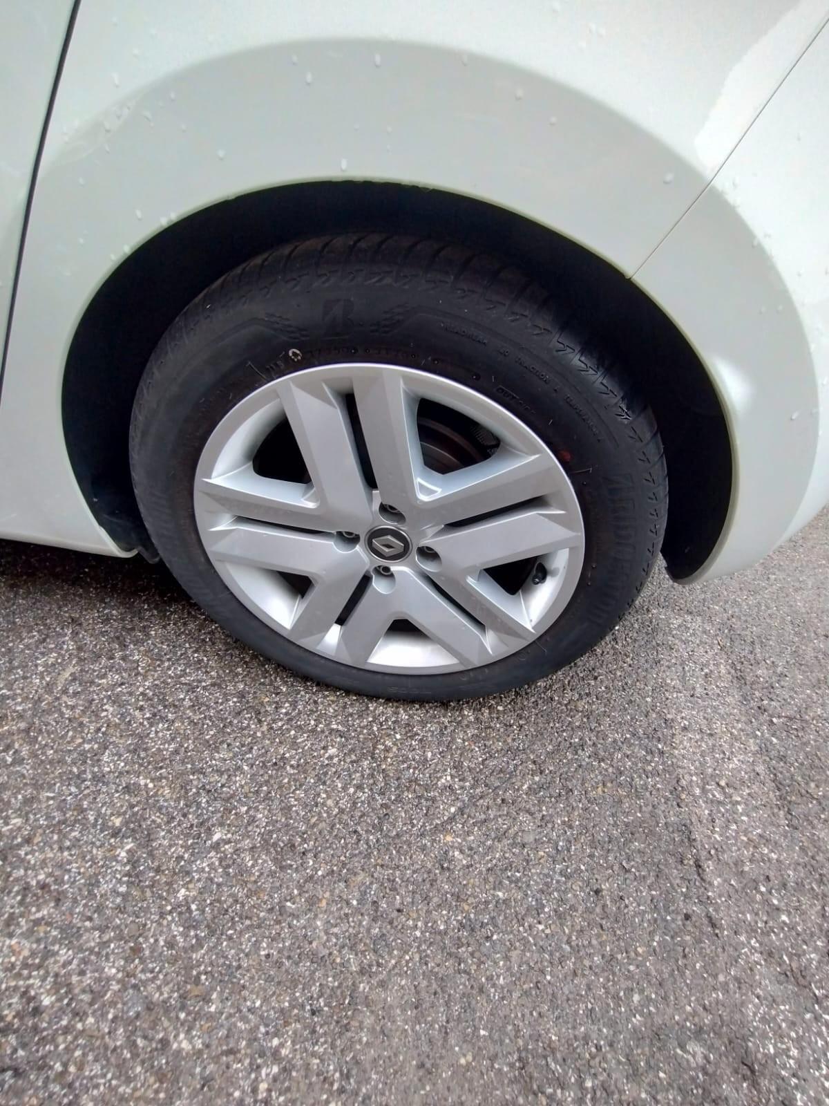 Renault Clio Full Hybrid E-Tech 140 CV 5 porte Initiale Paris