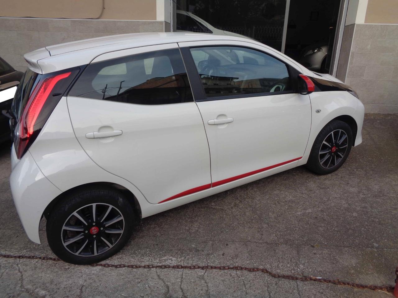 Toyota Aygo Connect 1.0 VVT-i 72 CV x-wave (Finanziabile)