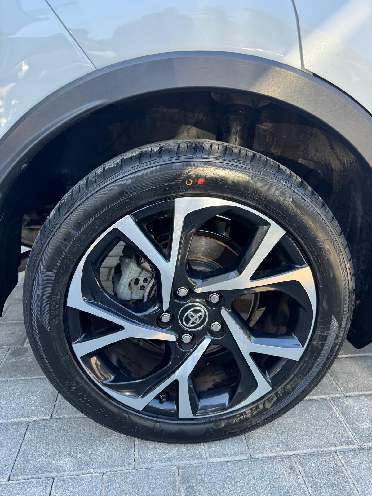 Toyota C-HR 1.8 Hybrid E-CVT Trend