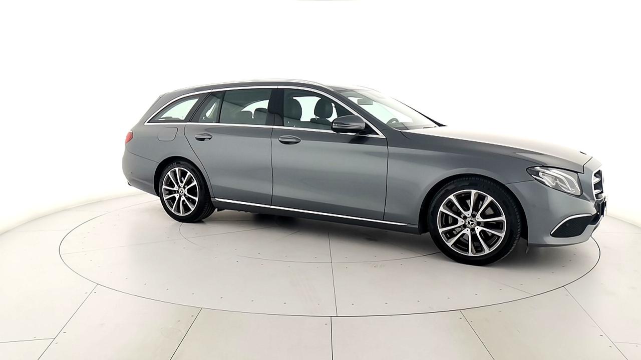 Mercedes-Benz Classe E - S213 SW - E SW 220 d Business Sport auto