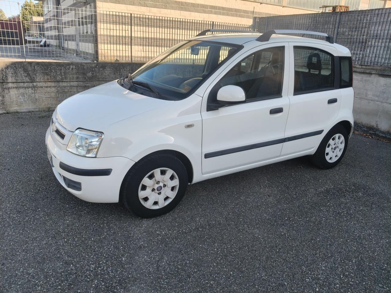 Fiat Panda 1.2 Dynamic SOLAMENTE 123.000 KM