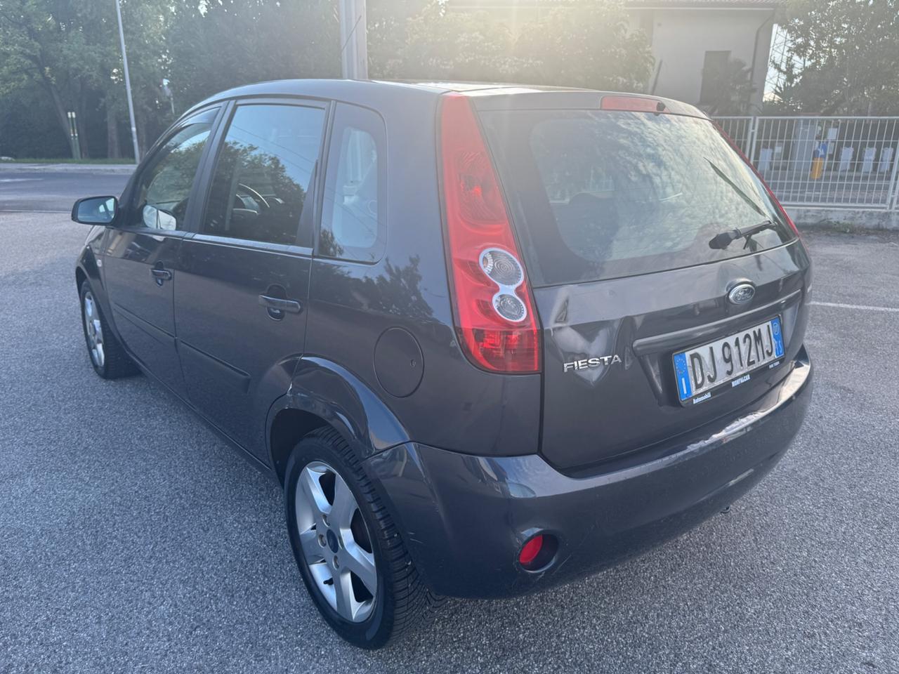 Ford Fiesta 1.2 16V 5p. Ghia 2007