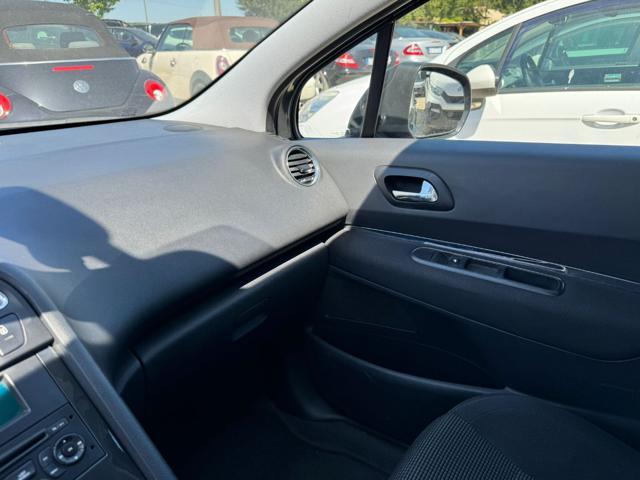 PEUGEOT 5008 1.6 HDi 112CV Business