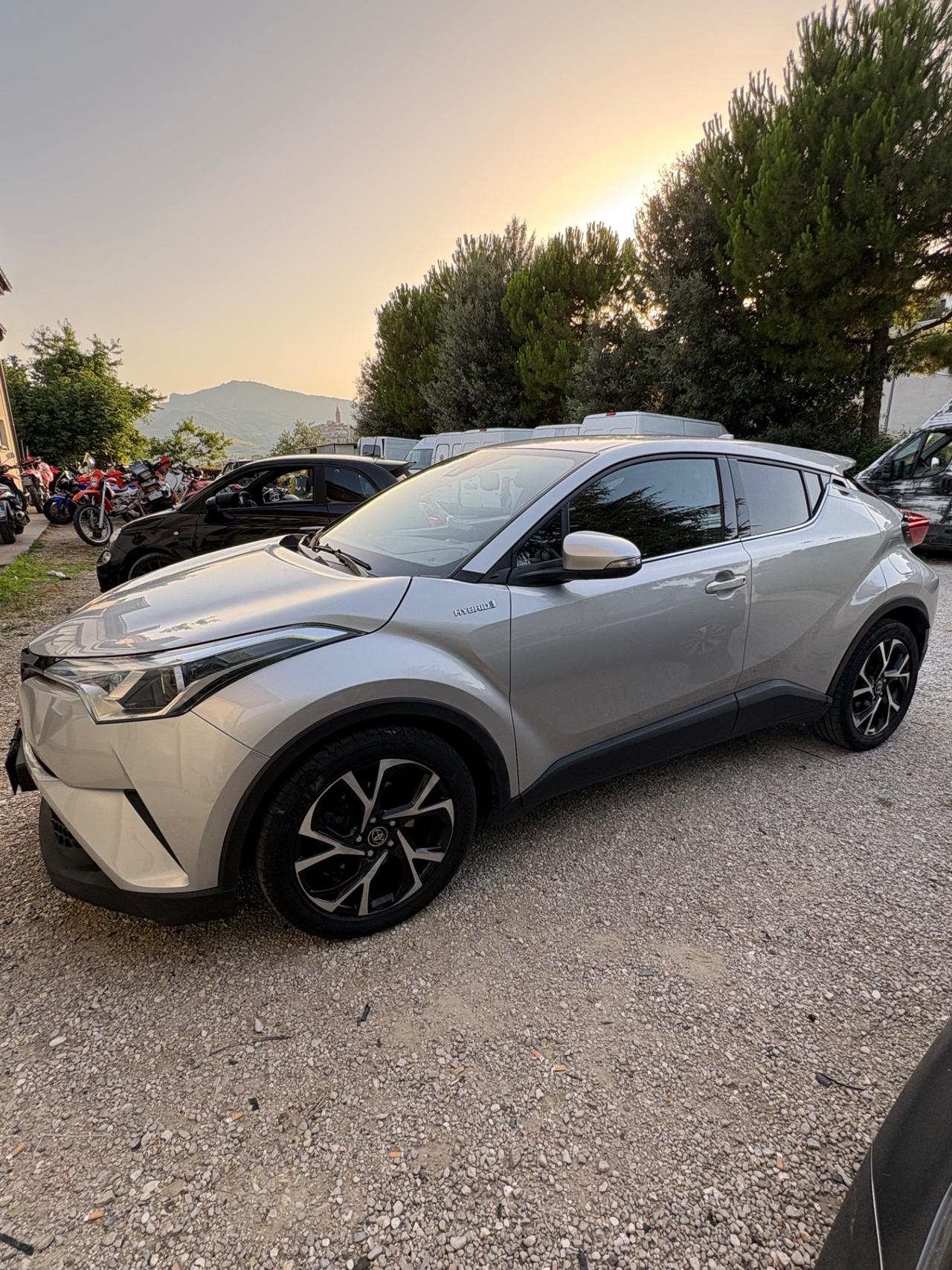 Toyota C-HR 1.8 Hybrid E-CVT Style+