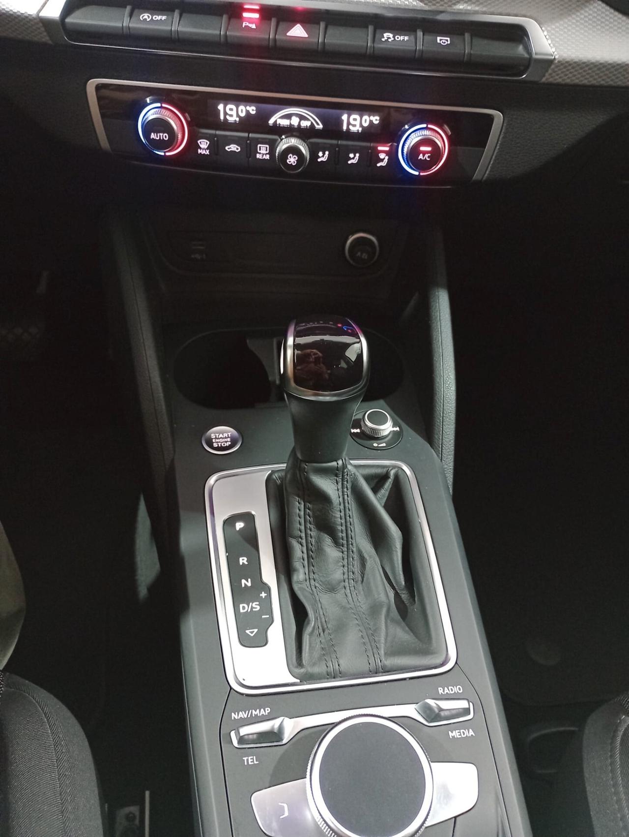 Audi Q2 30 TDI S tronic Identity Black 2022