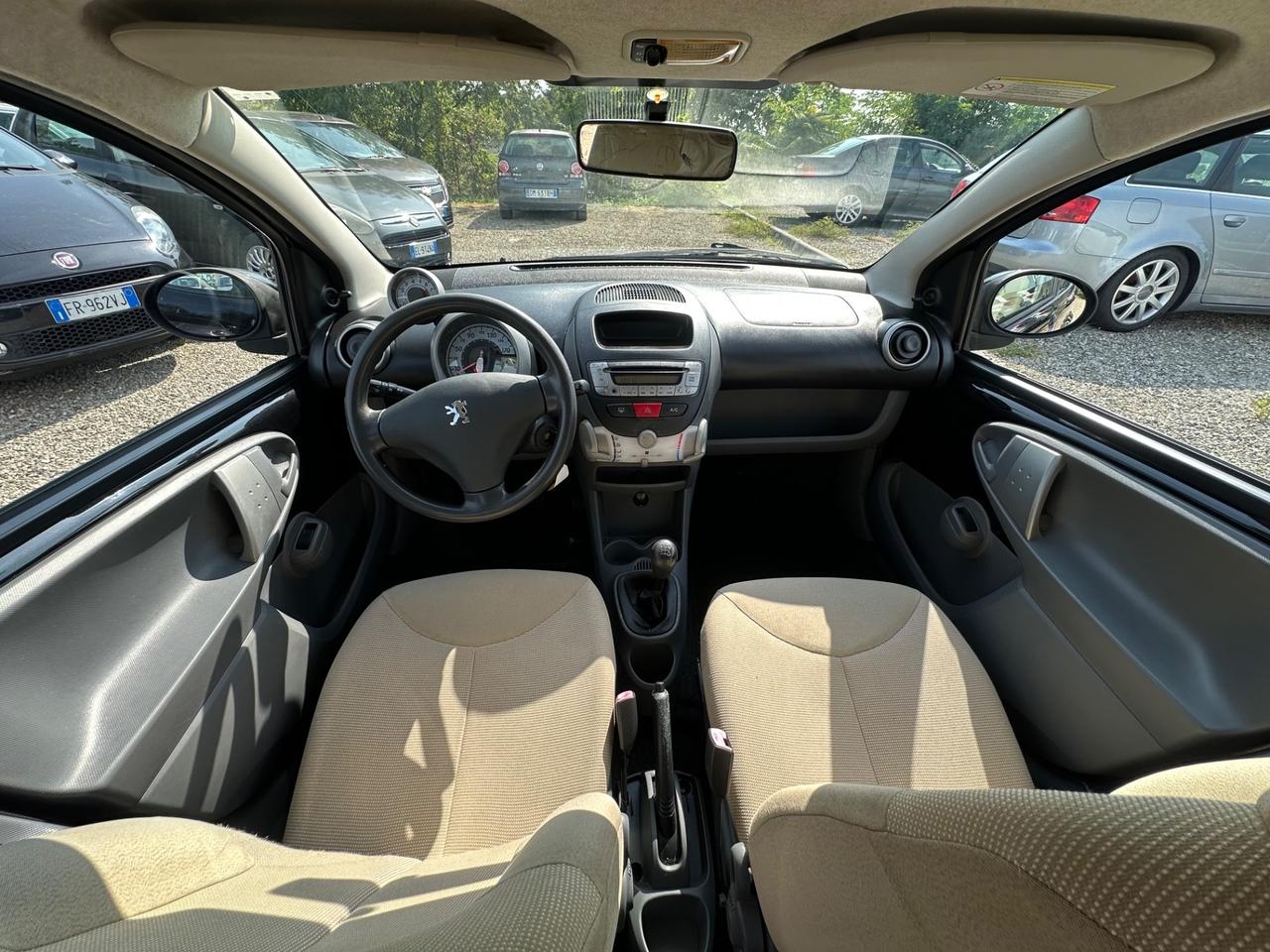 Peugeot 107 1.0 (130.000KM)5PORTE NEOPATENTATI