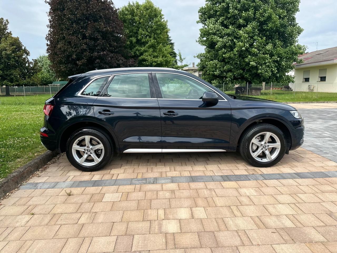 Audi Q5 2.0 TDI quattro S tronic Business