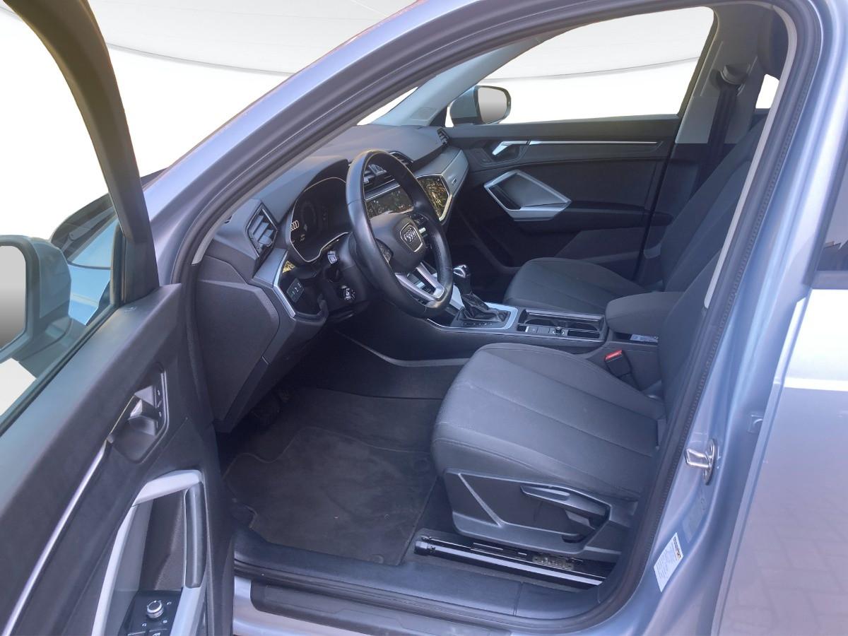 AUDI Q3 45 1.4 tfsi e Business s-tronic