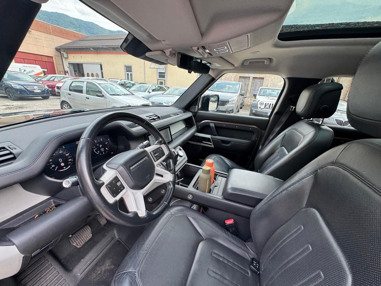 Land Rover Defender 110 3.0D I6 300 CV AWD Auto HSE 7 posti