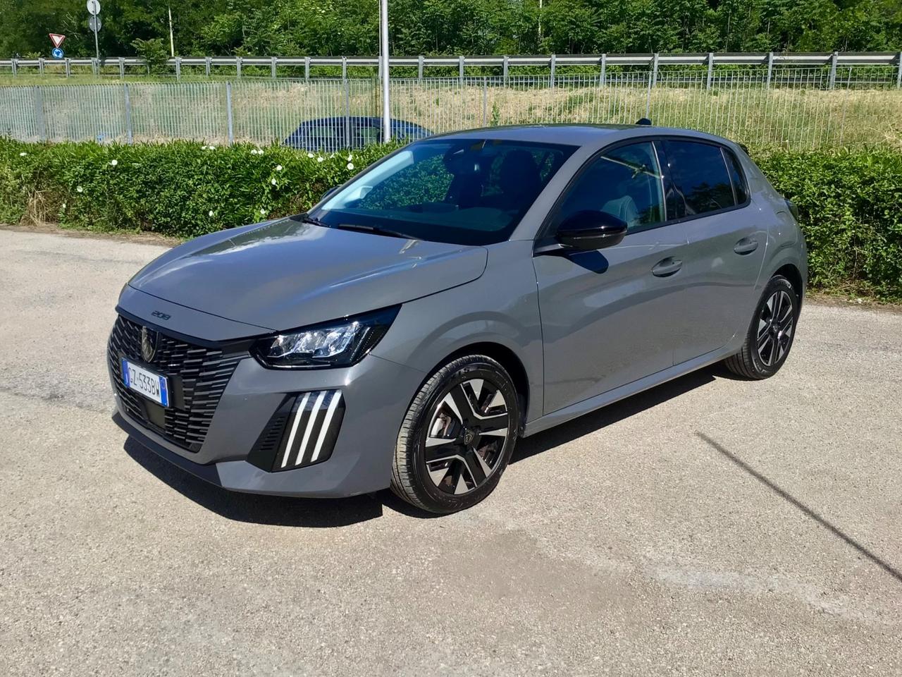 Peugeot 208 1.2 100cv Allure