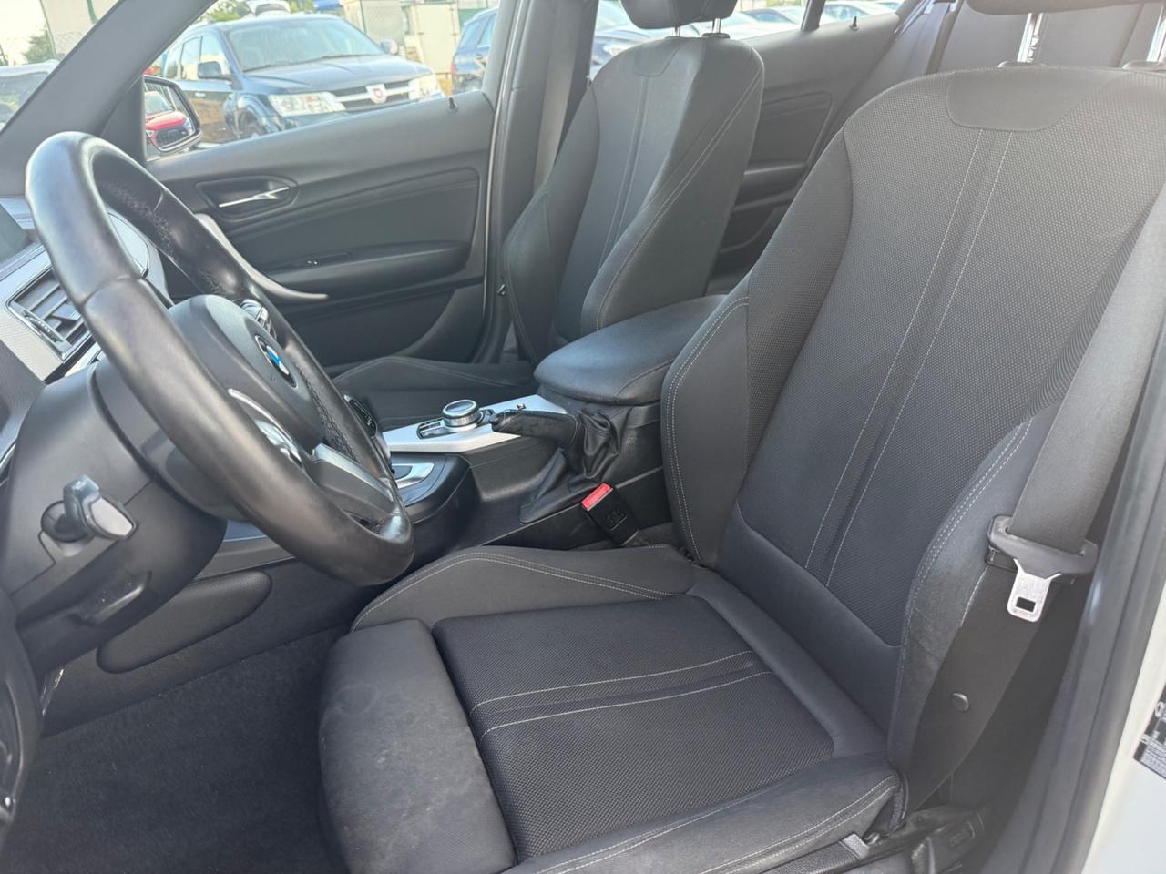 Bmw 116 116d 5p. Urban
