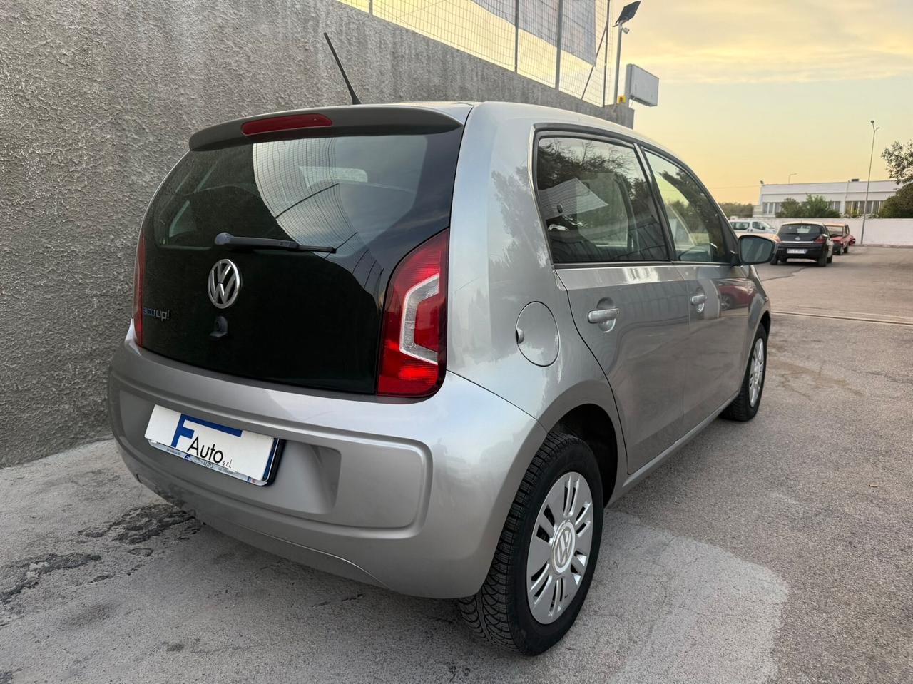 Volkswagen up! 1.0 5p. eco move BlueMotion Technology,128.892 km