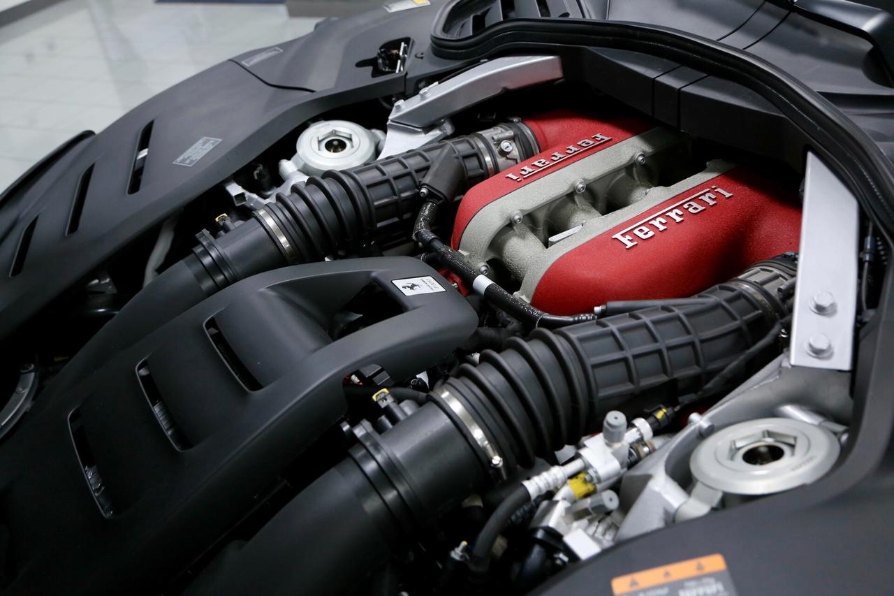 Ferrari Purosangue_ufficiale Italia_full carbon_iva deducibile