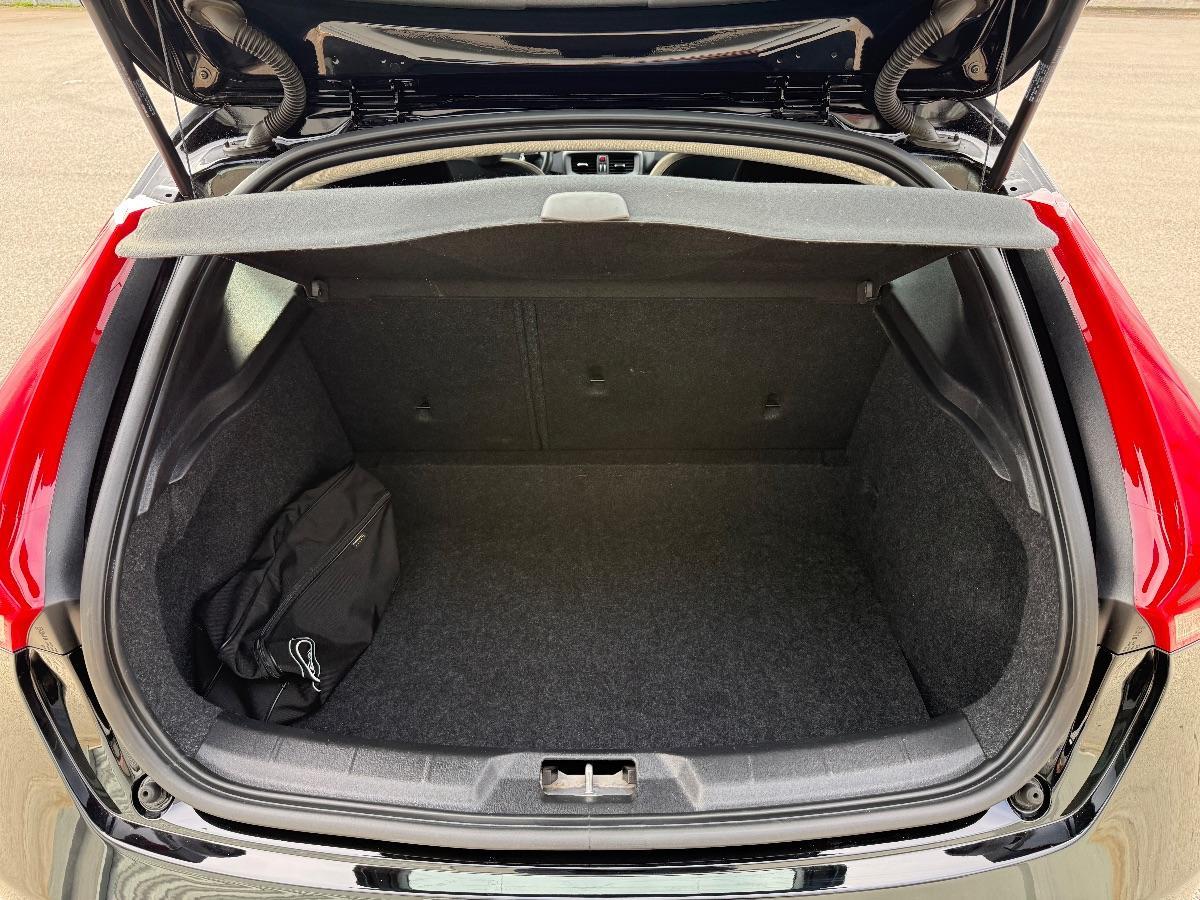 VOLVO - V40 - D2 Business