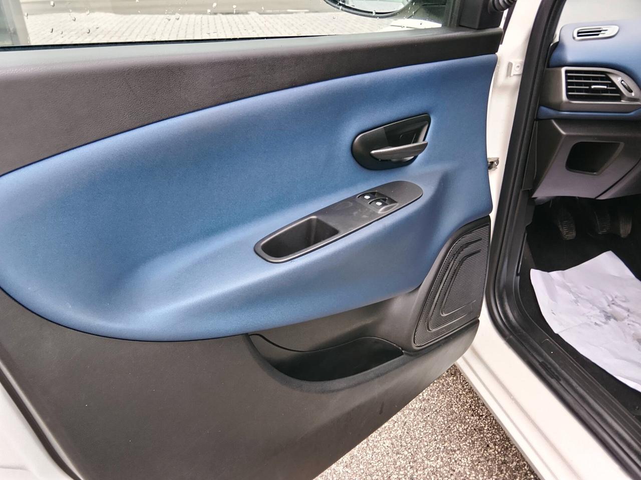 Lancia Ypsilon 1.2 2018 90K KM!