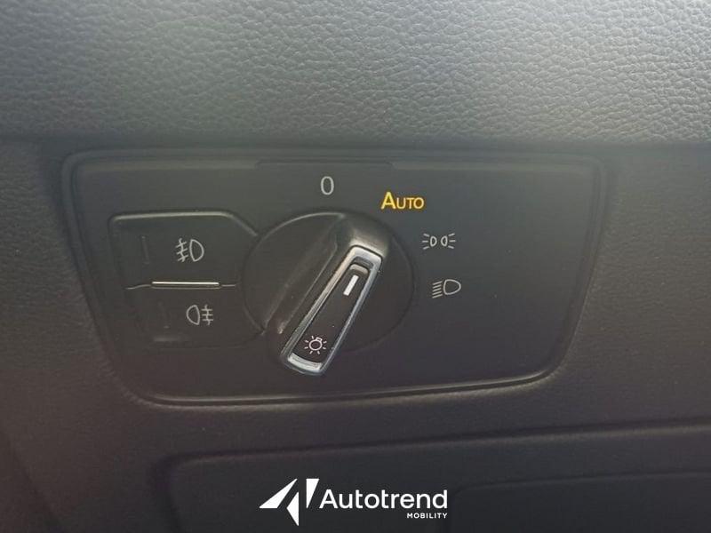 Volkswagen Passat Variant 2.0 TDI 190 CV Automatica DSG Highline R-Line Pack BMT