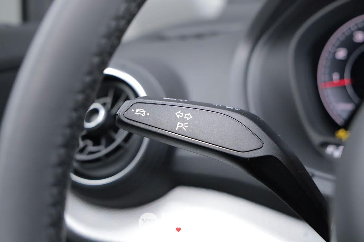 Audi Q2 35 1.5 tfsi Business Advanced s-tronic