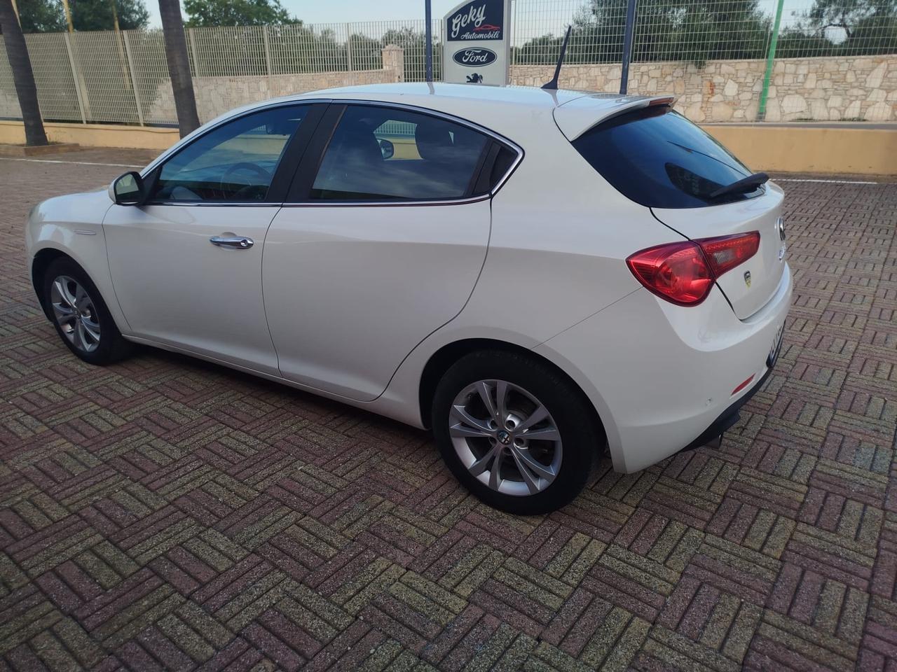 Alfa Romeo Giulietta 1.6 JTDm-2 105 CV Exclusive