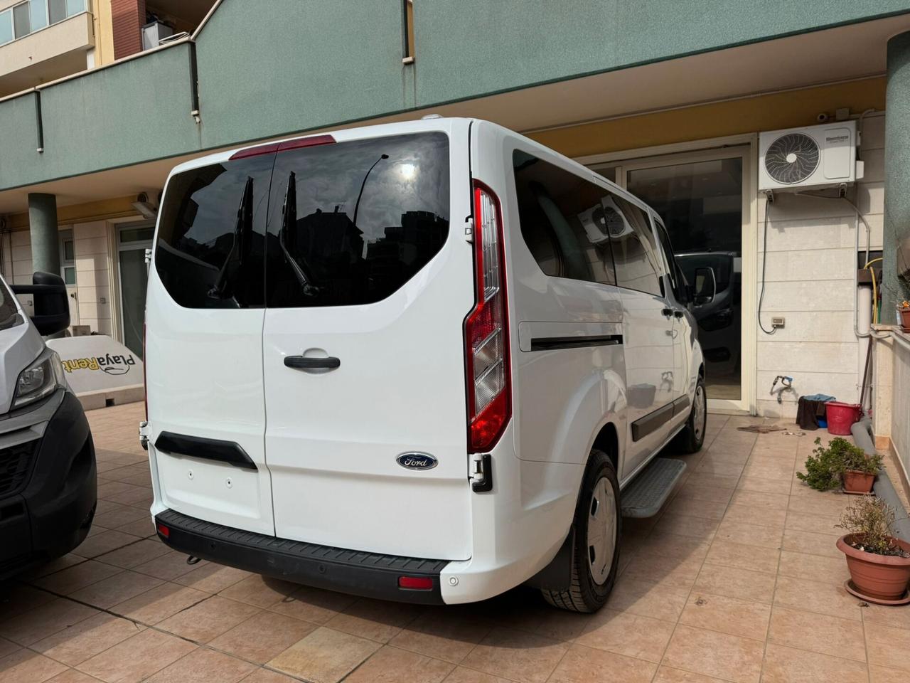 Ford Tourneo Custom 320 2.0 EcoBlue 130CV PL Titanium 9 POSTI