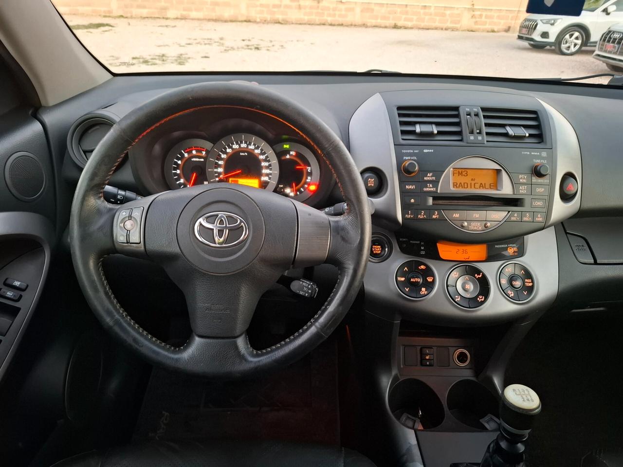 TOYOTA RAV 4 2.2 D 177 cv 4x4 LUXURY *PELLE-CERCHI*