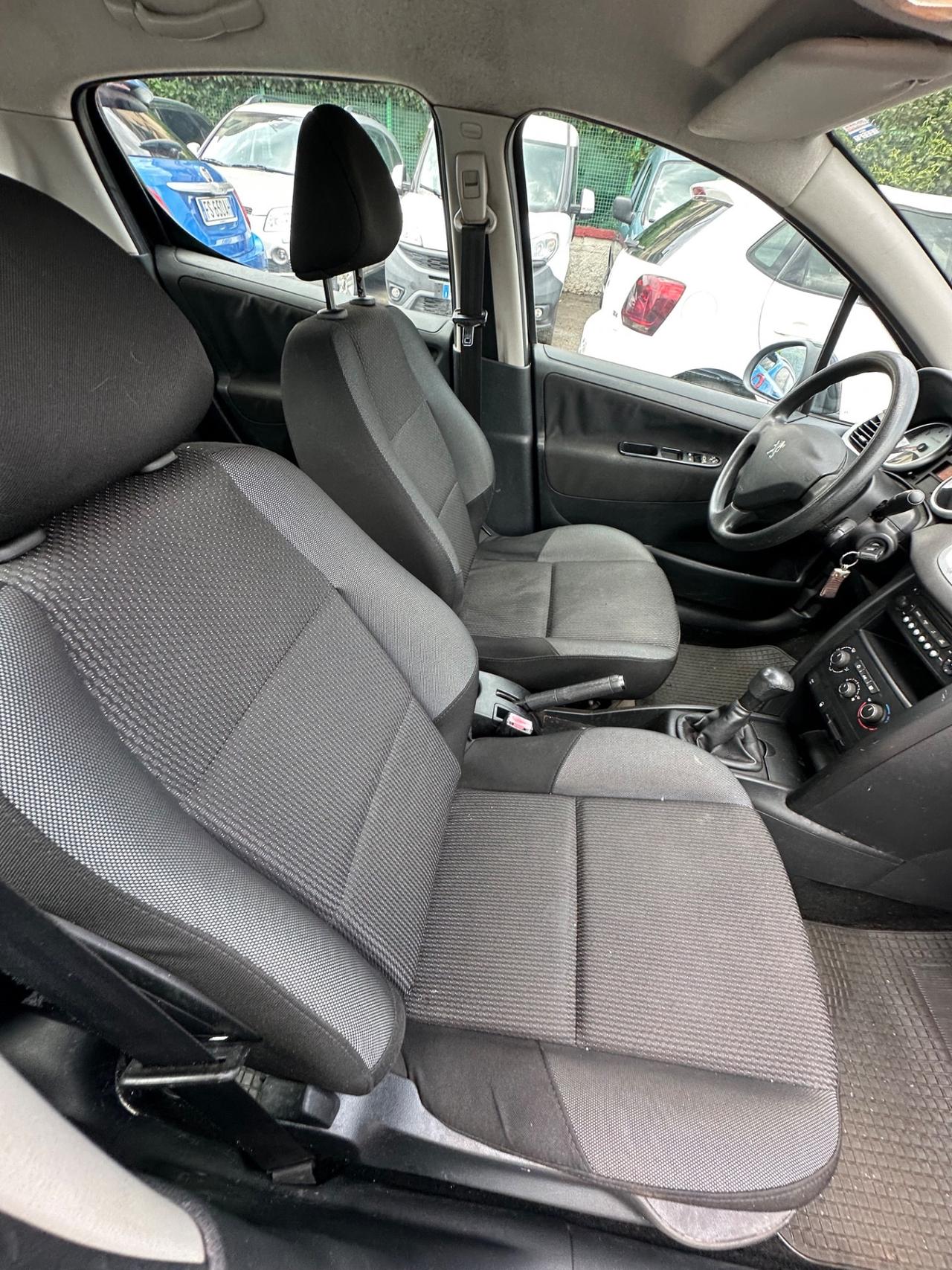 Peugeot 207 1.4 VTi 95CV 5p. XS