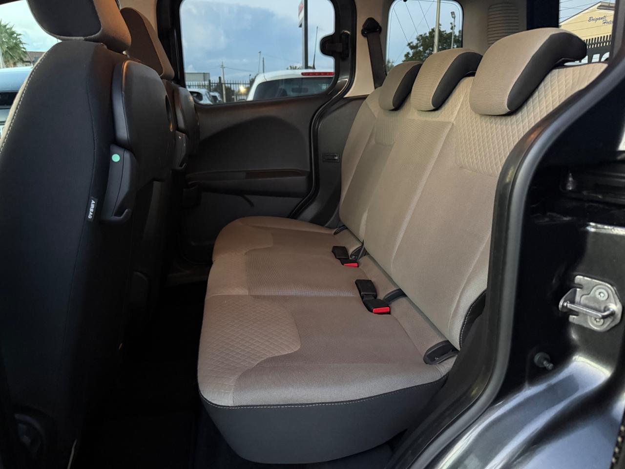 Ford Tourneo Courier 1.5 TDCI 75 CV Titanium