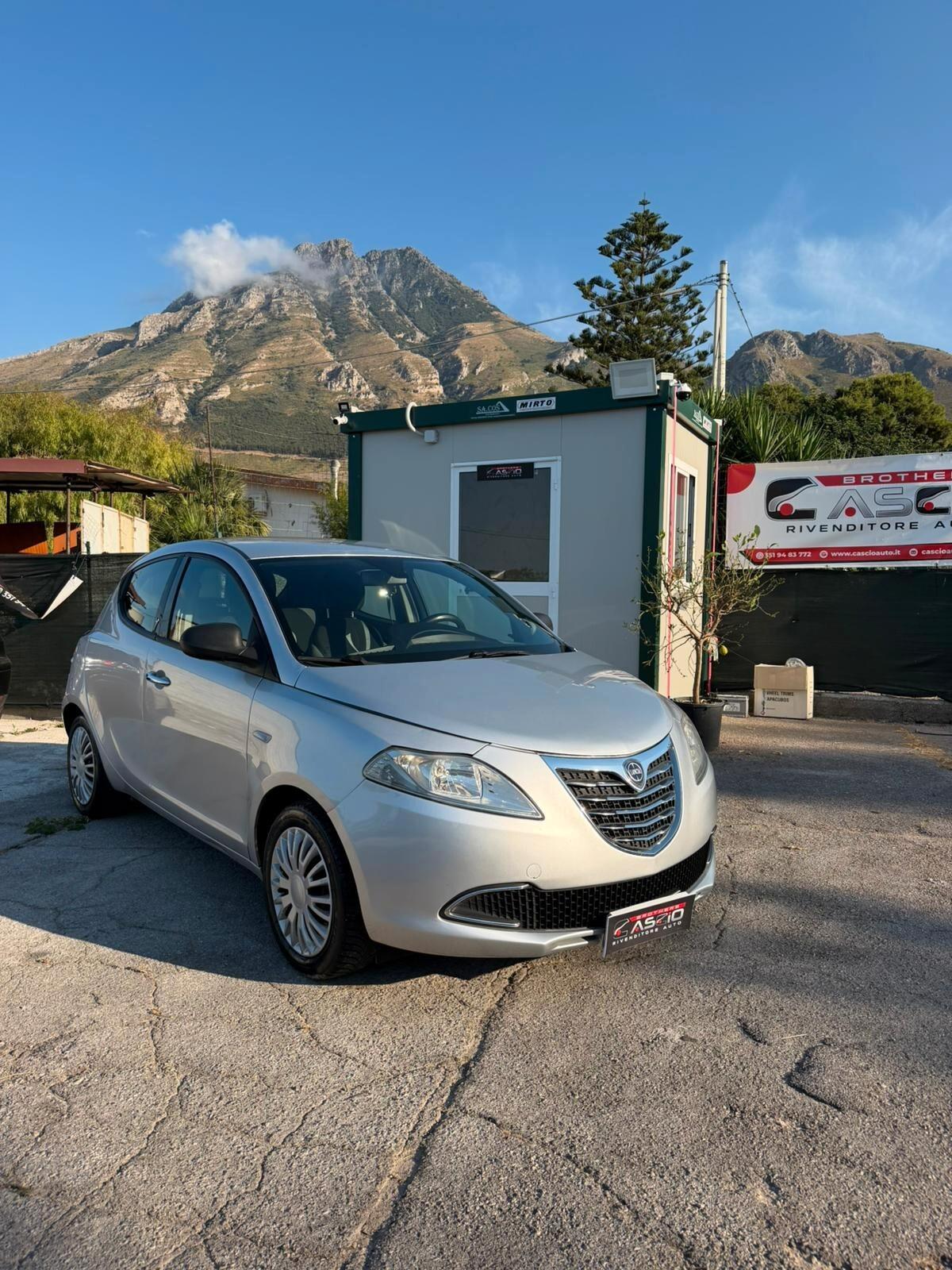Lancia Ypsilon 1.2 69 CV 5 porte GPL Ecochic Silver